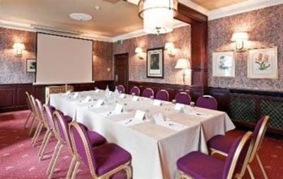 фото отеля Plough and Harrow Hotel