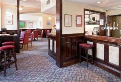 фото отеля Plough and Harrow Hotel