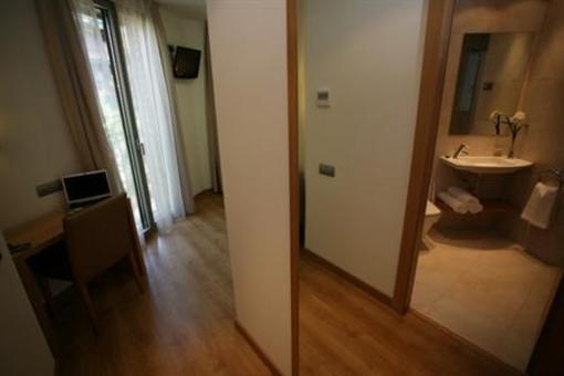 фото отеля Hostal Rambla