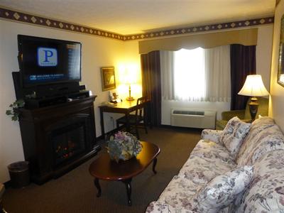 фото отеля Hearthstone Inn & Suites