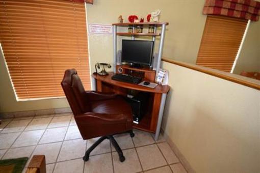 фото отеля Best Western Executive Inn Hallettsville