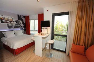 фото отеля Hotel LR La Rochelle