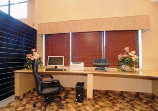 фото отеля Comfort Suites Elkhart