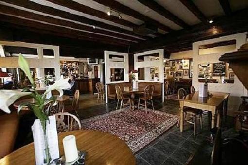 фото отеля The Hanmer Arms Hotel Whitchurch