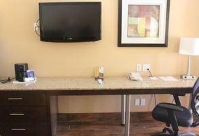 фото отеля Texas Inn and Suites Raymondville
