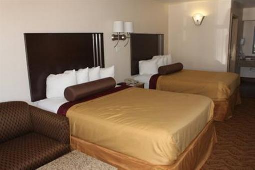 фото отеля Texas Inn and Suites Raymondville