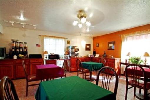 фото отеля Texas Inn and Suites Raymondville