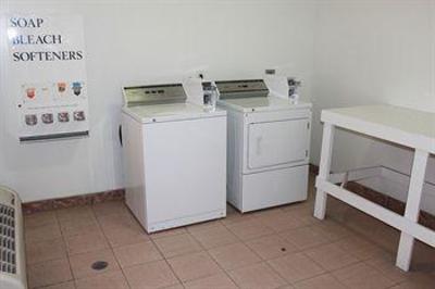 фото отеля Texas Inn and Suites Raymondville
