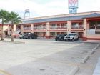 фото отеля Texas Inn and Suites Raymondville