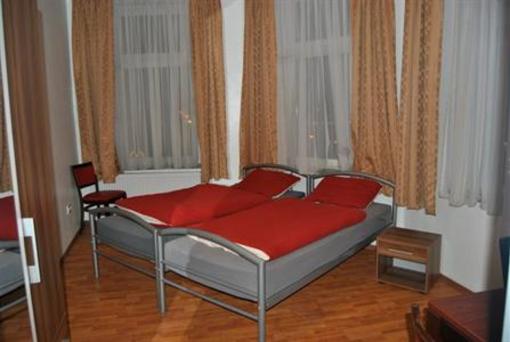 фото отеля Kolnotel Hostel Apart & Suite