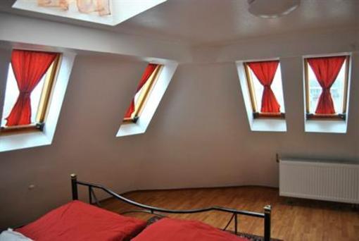 фото отеля Kolnotel Hostel Apart & Suite