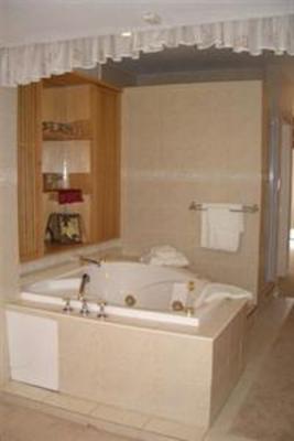 фото отеля Le Petit Fillan Guest House Sandton Johannesburg