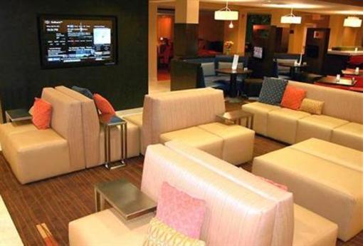 фото отеля Courtyard by Marriott Traverse City
