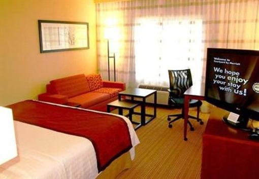 фото отеля Courtyard by Marriott Traverse City
