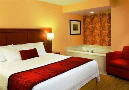 фото отеля Courtyard by Marriott Traverse City