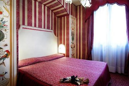 фото отеля Domus Cavanis
