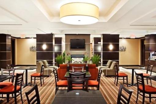 фото отеля Holiday Inn Express Hotel & Suites Matthews East