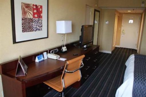 фото отеля Crowne Plaza Hotel Fairfield