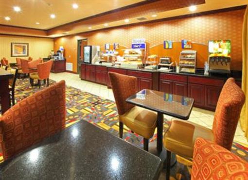фото отеля Holiday Inn Express Hotel & Suites Van Buren-Ft Smith Area