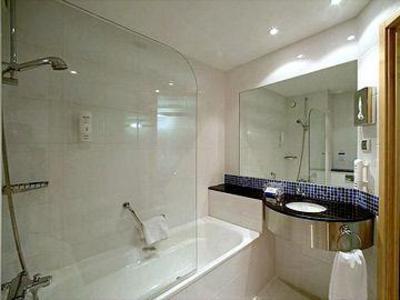 фото отеля Holiday Inn Express Barcelona City