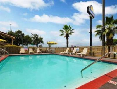 фото отеля Days Inn Downtown Riverwalk