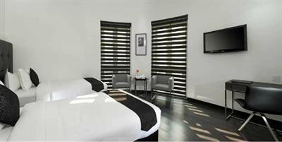 фото отеля Sapphire Suites