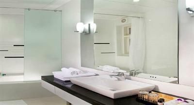 фото отеля Sapphire Suites