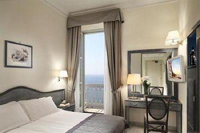фото отеля Hotel Mediterraneo Sorrento