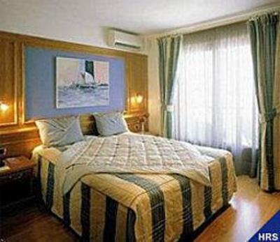 фото отеля Hotel Du Port Yvoire