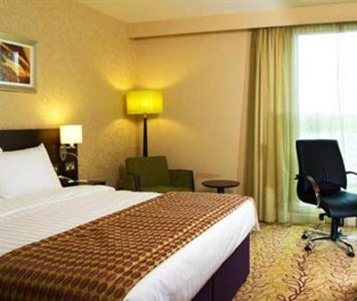 фото отеля Courtyard by Marriott London Gatwick Airport Hotel