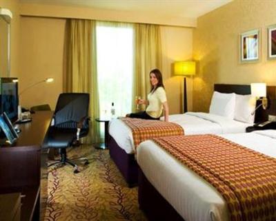 фото отеля Courtyard by Marriott London Gatwick Airport Hotel