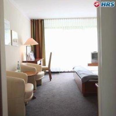 фото отеля Parkhotel am Heger Holz