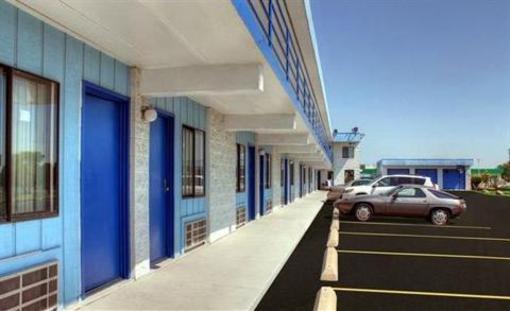 фото отеля Country Host Motel