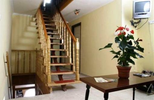 фото отеля Rozsa Apartman