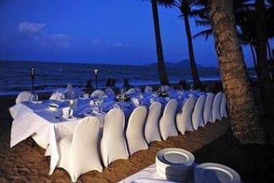 фото отеля Oasis Palm Cove Hotel