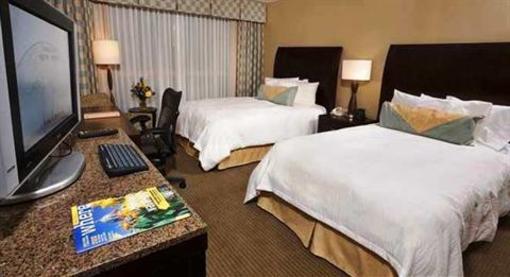 фото отеля DoubleTree by Hilton Hotel St Paul Downtown
