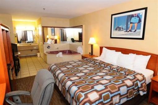 фото отеля BEST WESTERN Palm Garden Inn