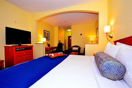 фото отеля BEST WESTERN PLUS Inn & Suites
