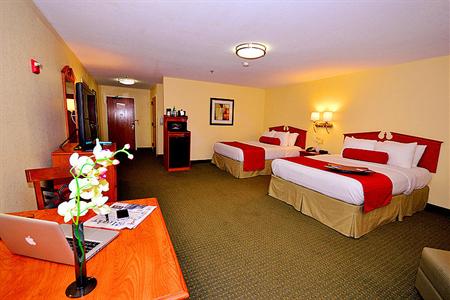 фото отеля BEST WESTERN PLUS Inn & Suites