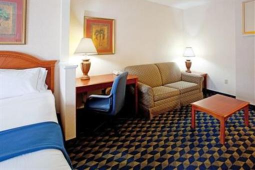 фото отеля Holiday Inn Express Hotel & Suites Orangeburg