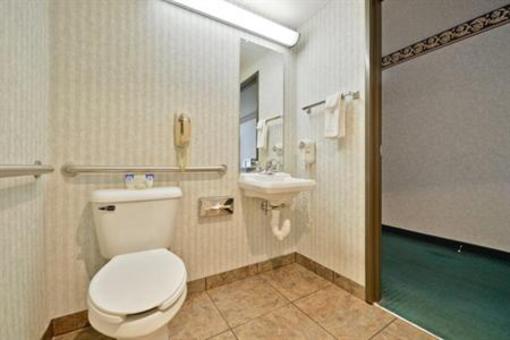 фото отеля Americas Best Value Inn & Suites Sunbury