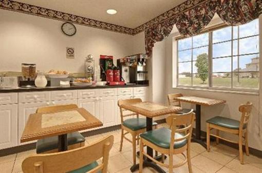фото отеля Americas Best Value Inn & Suites Sunbury