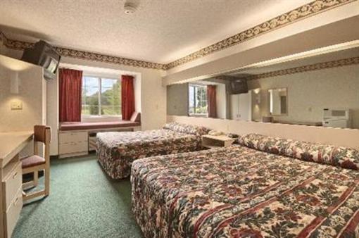 фото отеля Americas Best Value Inn & Suites Sunbury