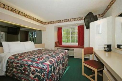 фото отеля Americas Best Value Inn & Suites Sunbury