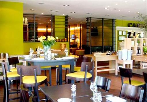 фото отеля Courtyard by Marriott Regensburg