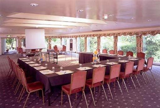 фото отеля Monkey Island Hotel
