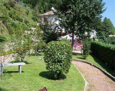 фото отеля Hotel Lo Scoiattolo Massino Visconti