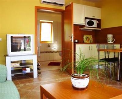 фото отеля Szabadics Apartmanhaz Zalakaros