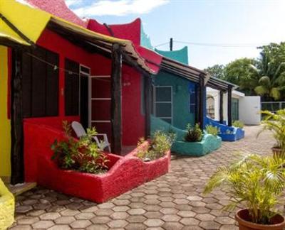 фото отеля La Petite France Vacation Rentals Puerto Morelos