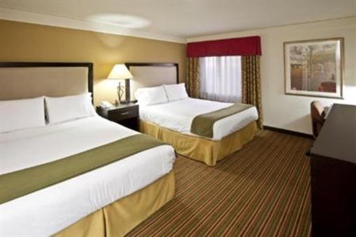 фото отеля Holiday Inn Express Litchfield